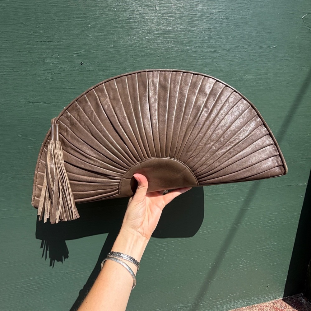 Vintage 80s Brio Leather Fan Purse Taupe Pleated Convertible Clutch Shoulder Bag